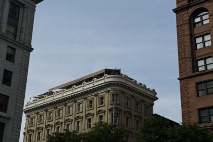 Old buildings in downtown montreal. Exploring montreal travel guides.