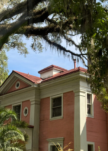 pink georgian house savannah georgia usa ultimate travel guide